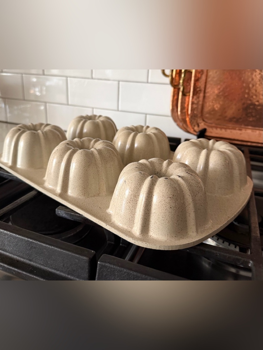 VTG Nordicware bundtlette pan Jette teflon enamel coated aluminum 6 mini cakes
